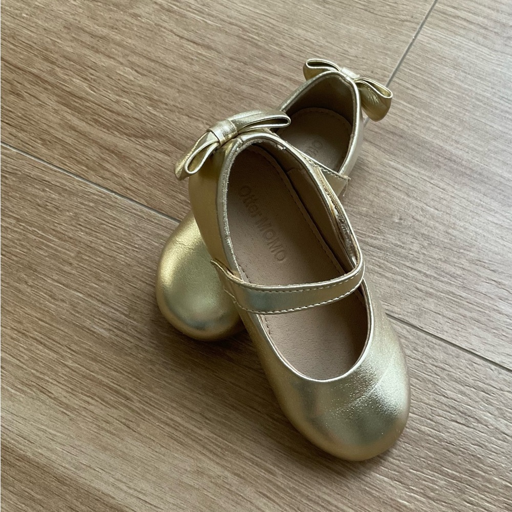 Otter MOMO Toddler / Little Girls Gold Bow Shoes Size 8